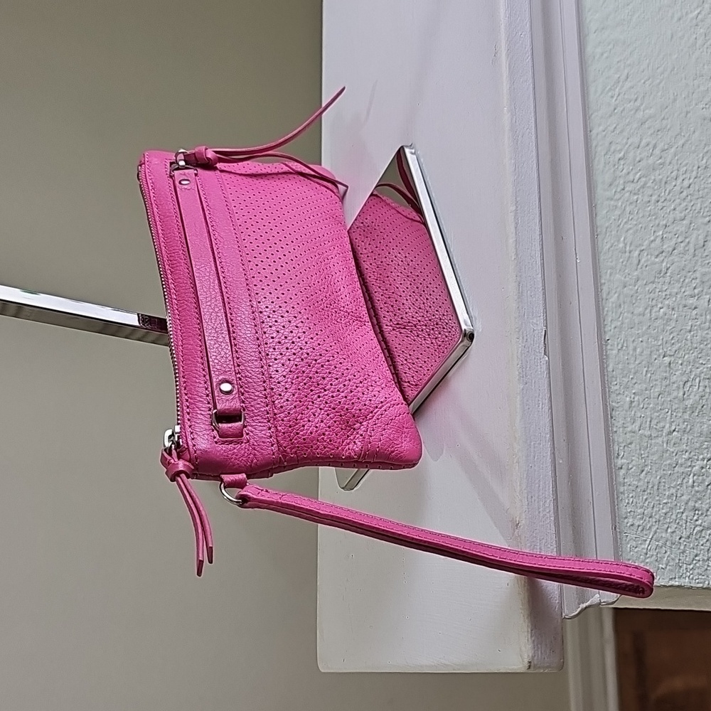 Banana Republic Bubblegum Pink Leather Ziptop Wristlet EUC - Picture 2 of 15